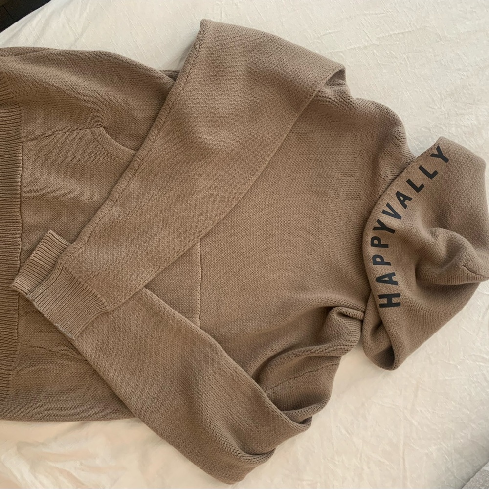 Happy Vally knit in brown